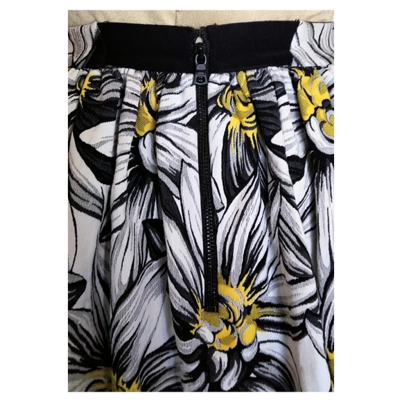 Alice + Olivia Tania Jacquard Pleated Pouf Skirt - Picture 6 of 8